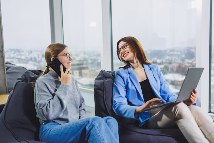 Why Everybody Wants to Learn Digital Marketing: A Complete Guide Image showing freelancers working remotely